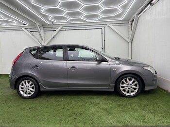 Used Hyundai i30 2011 for sale - 77469275: Photo