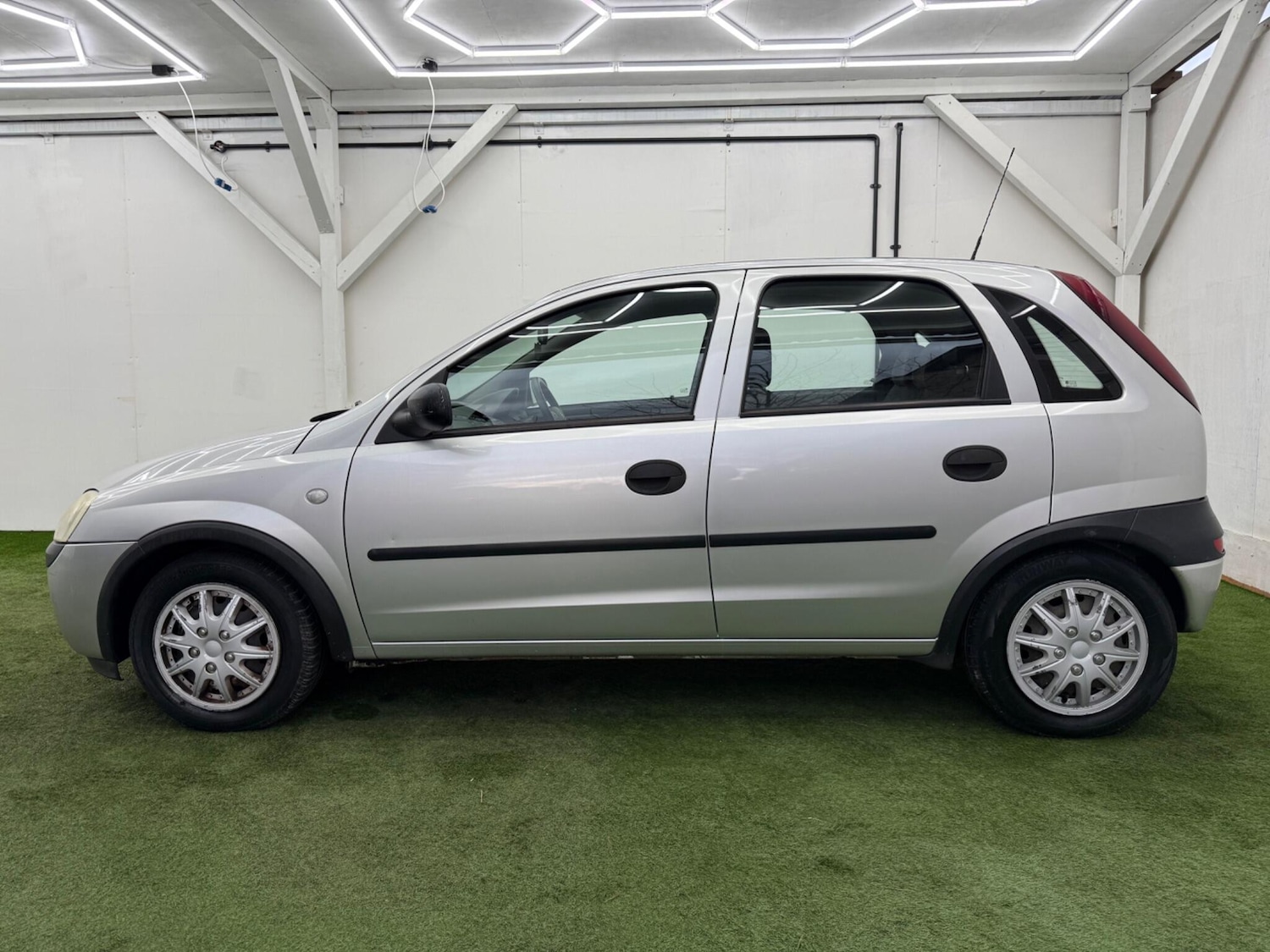 Used Vauxhall Corsa 2003 for sale - 77633219: Photo 10
