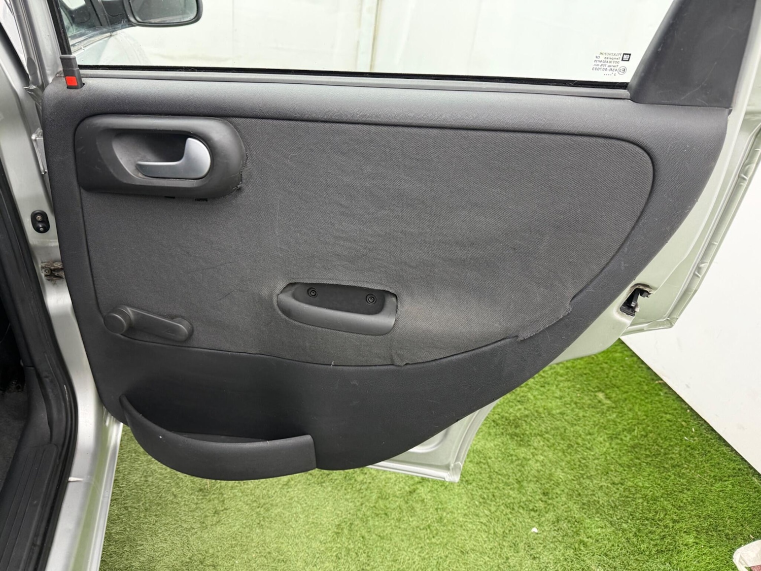 Used Vauxhall Corsa 2003 for sale - 77633219: Photo 19