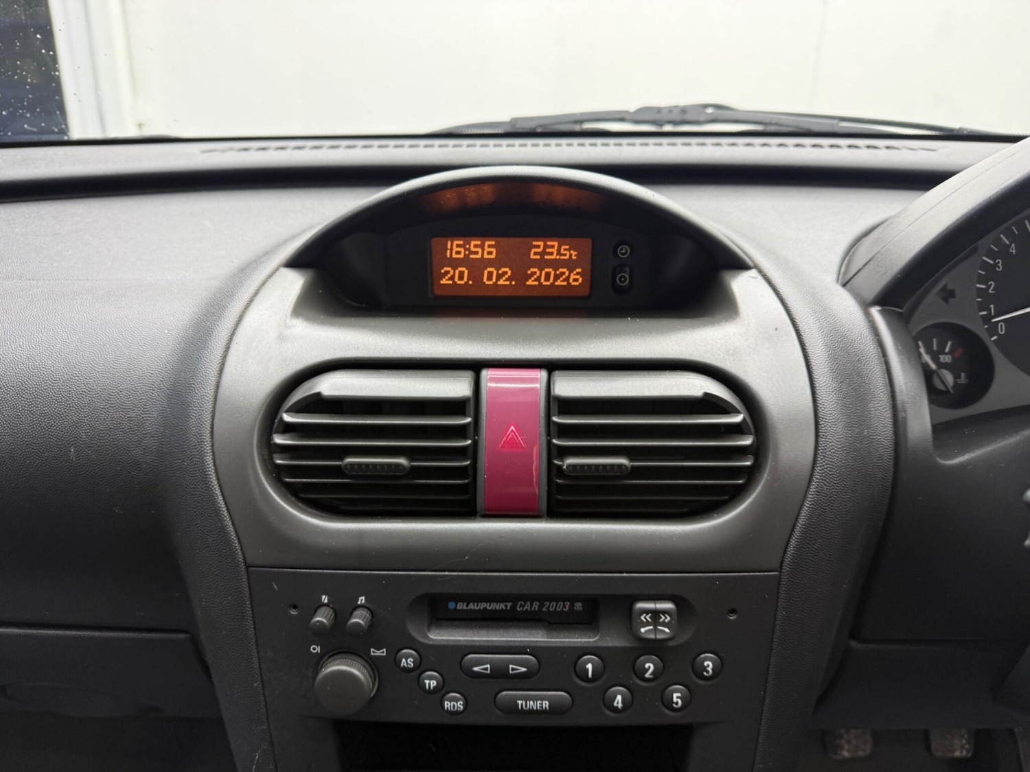 Used Vauxhall Corsa 2003 for sale - 77633219: Photo 27