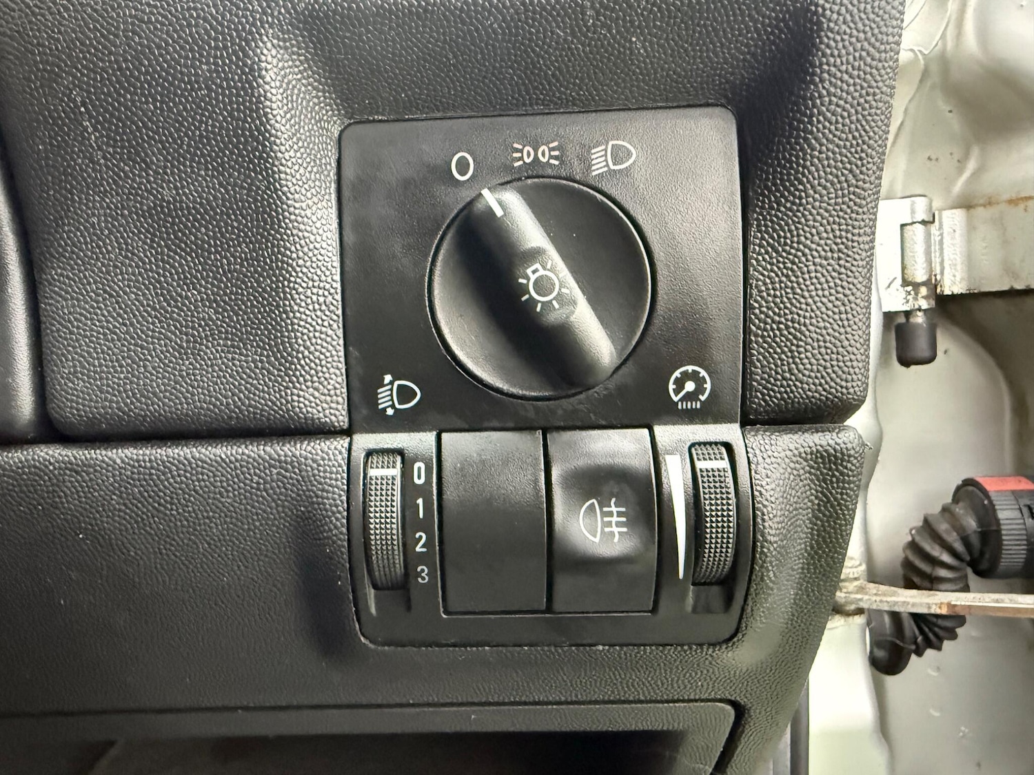 Used Vauxhall Corsa 2003 for sale - 77633219: Photo 38