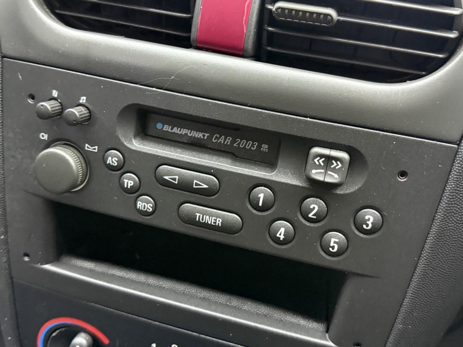 Used Vauxhall Corsa 2003 for sale - 77633219: Photo 41