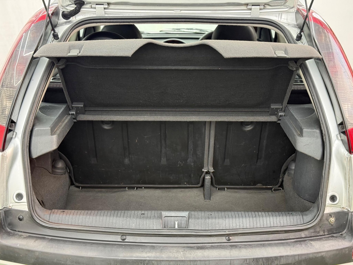 Used Vauxhall Corsa 2003 for sale - 77633219: Photo 8