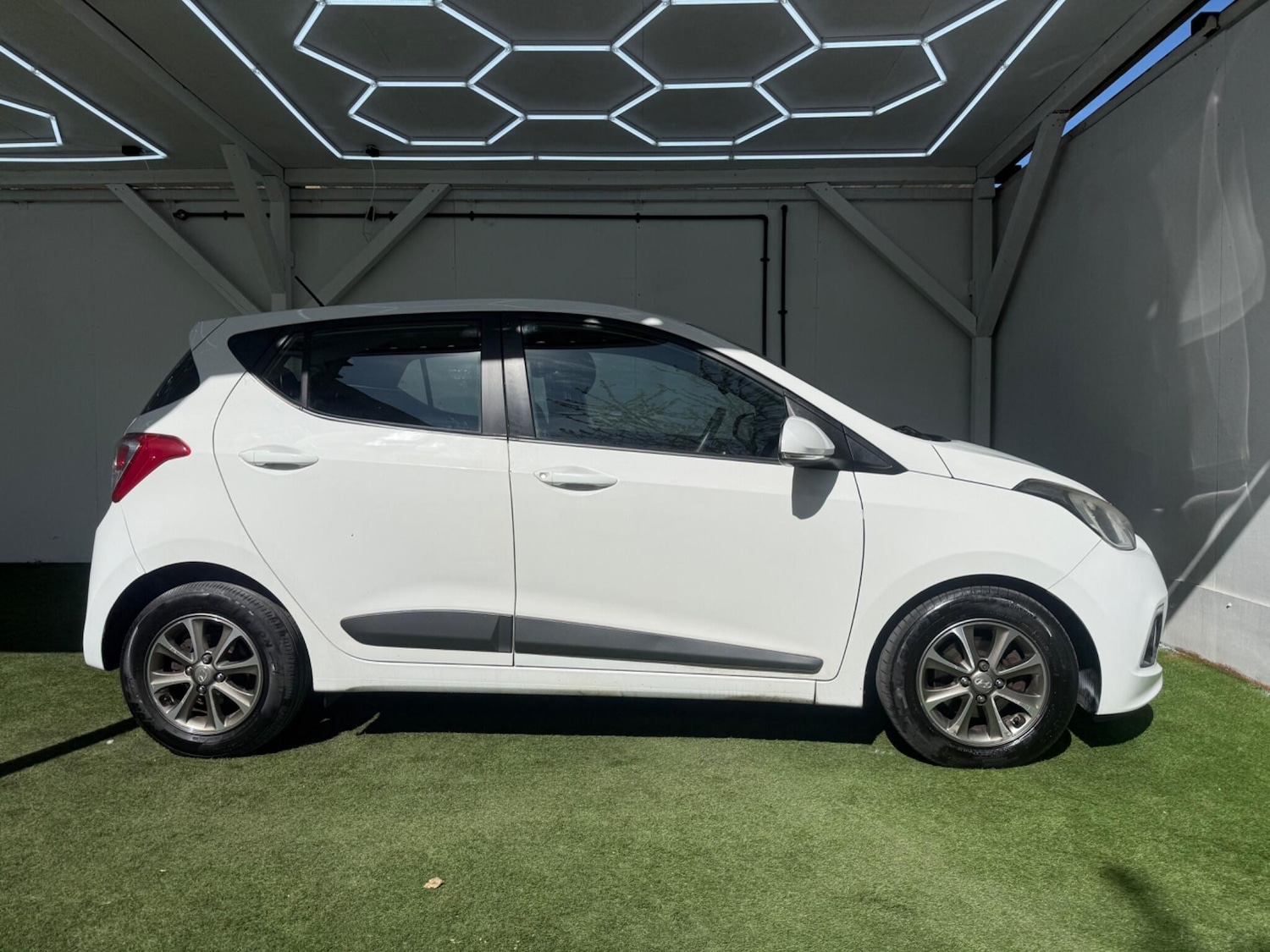 Used Hyundai i10 2015 for sale - 78157487: Photo 2