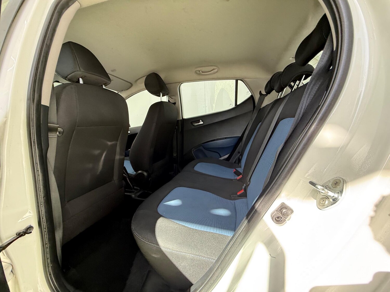 Used Hyundai i10 2015 for sale - 78157487: Photo 25