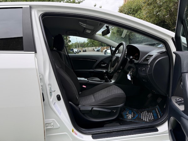 Used Toyota Avensis 2011 for sale - 76099416: Photo 14
