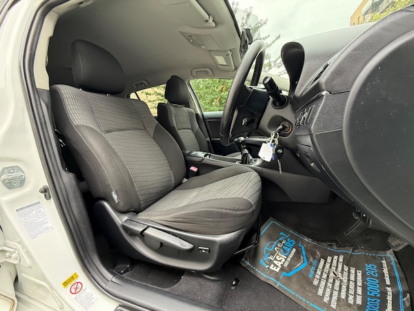 Used Toyota Avensis 2011 for sale - 76099416: Photo 16