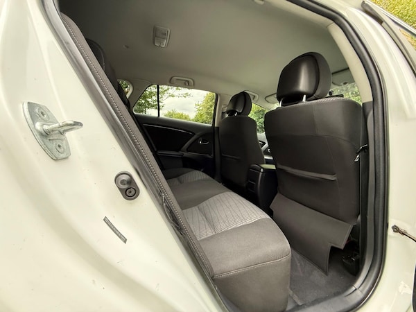 Used Toyota Avensis 2011 for sale - 76099416: Photo 19