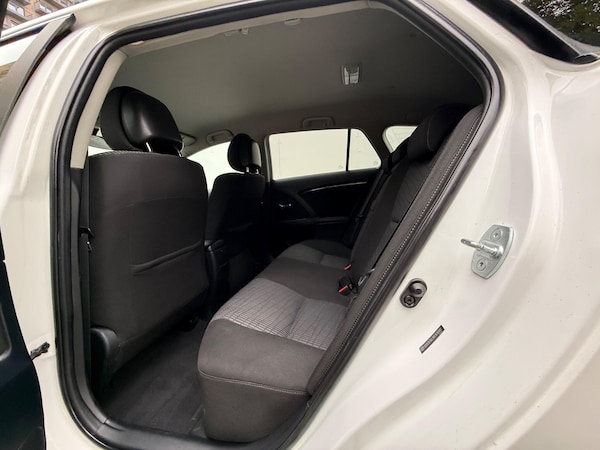Used Toyota Avensis 2011 for sale - 76099416: Photo 23
