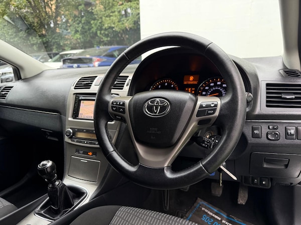 Used Toyota Avensis 2011 for sale - 76099416: Photo 2