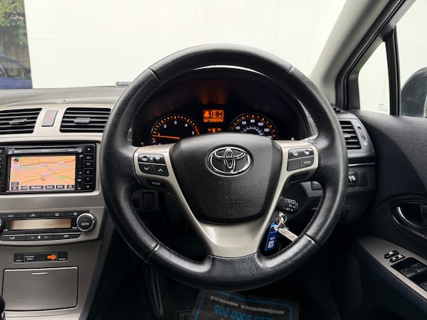 Used Toyota Avensis 2011 for sale - 76099416: Photo 32