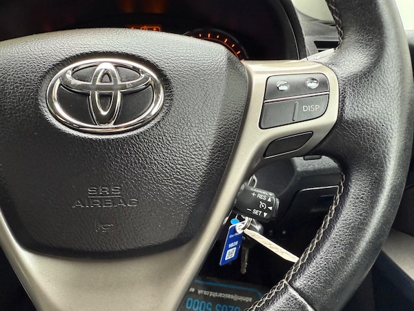 Used Toyota Avensis 2011 for sale - 76099416: Photo 35