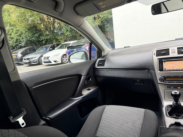 Used Toyota Avensis 2011 for sale - 76099416: Photo 38