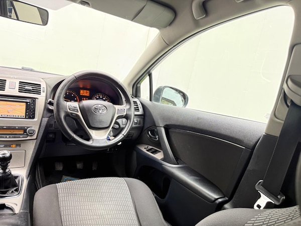 Used Toyota Avensis 2011 for sale - 76099416: Photo 39