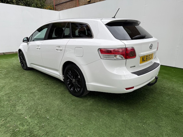Used Toyota Avensis 2011 for sale - 76099416: Photo 9