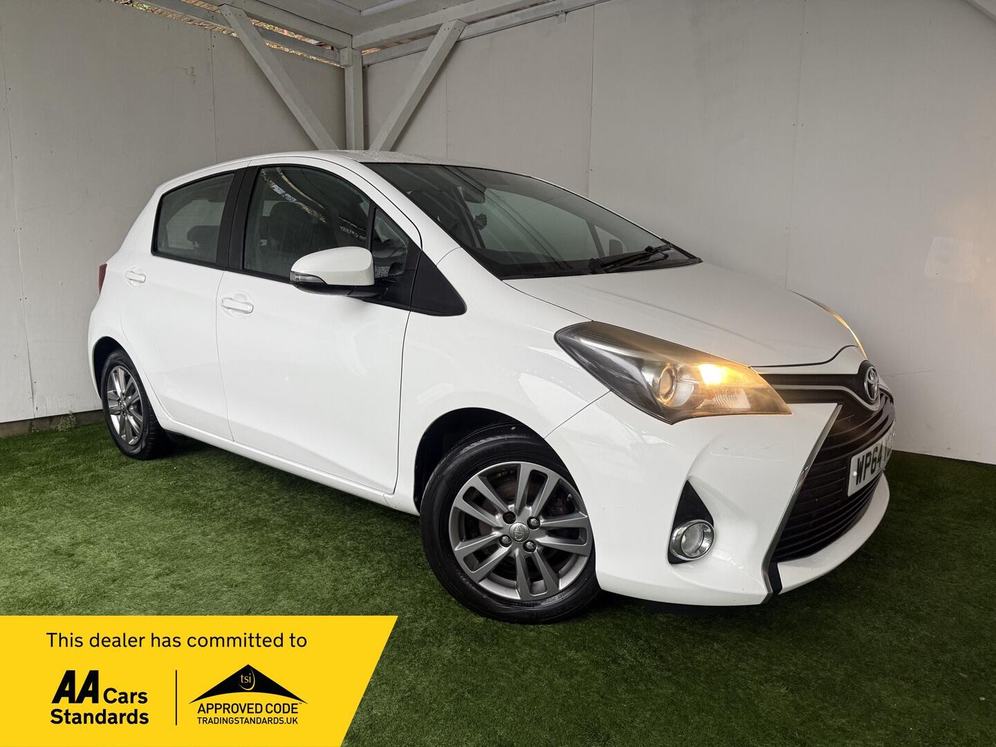 Used Toyota Yaris 2015 for sale - 76991875: Photo 1