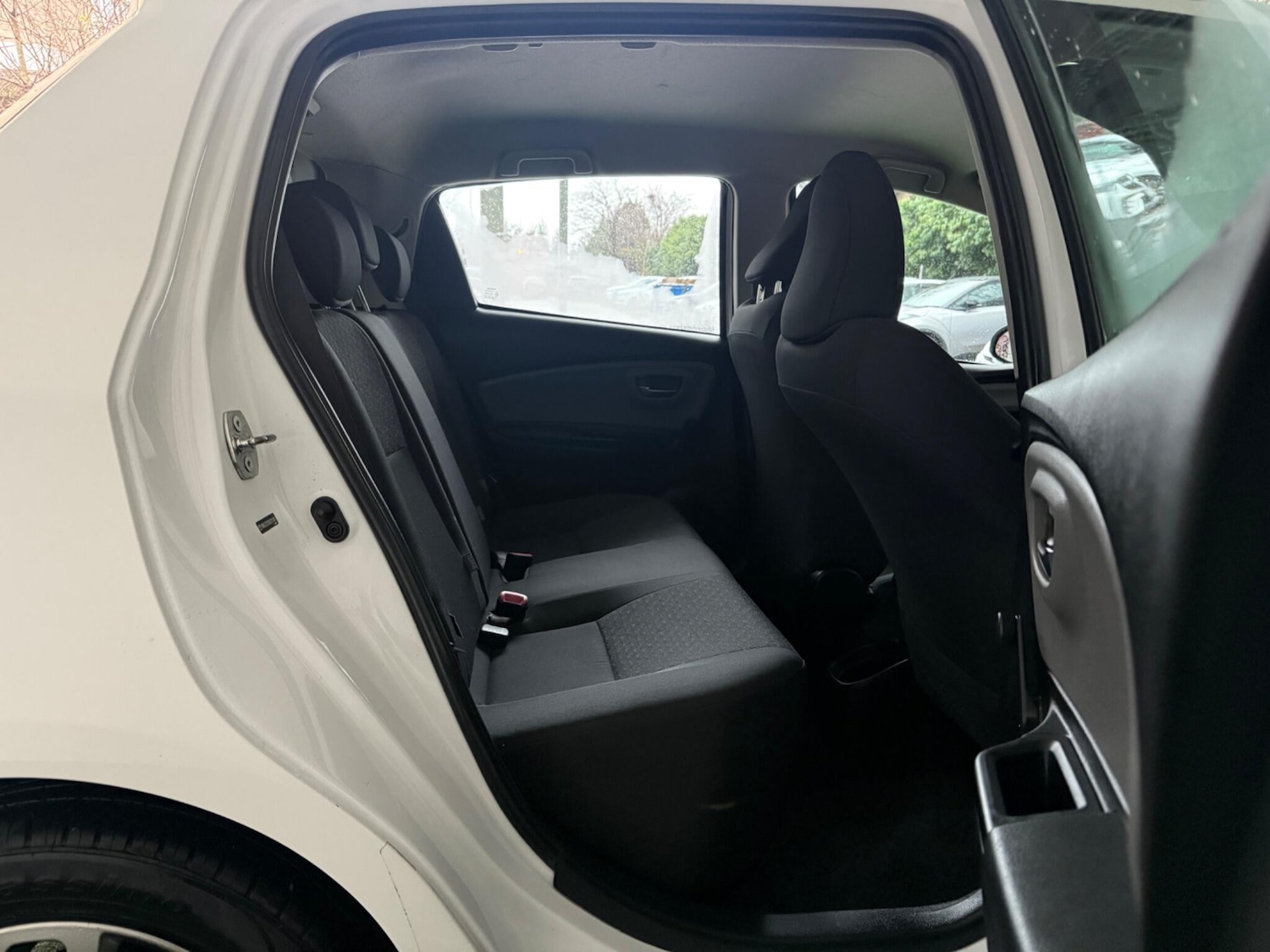 Used Toyota Yaris 2015 for sale - 76991875: Photo 18