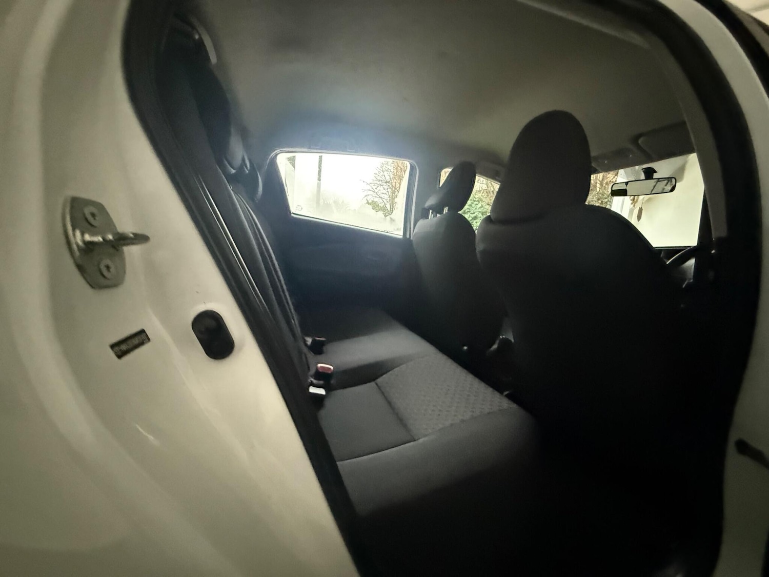 Used Toyota Yaris 2015 for sale - 76991875: Photo 19