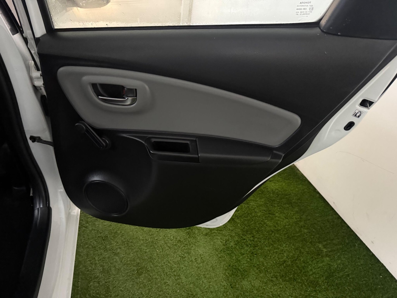 Used Toyota Yaris 2015 for sale - 76991875: Photo 21