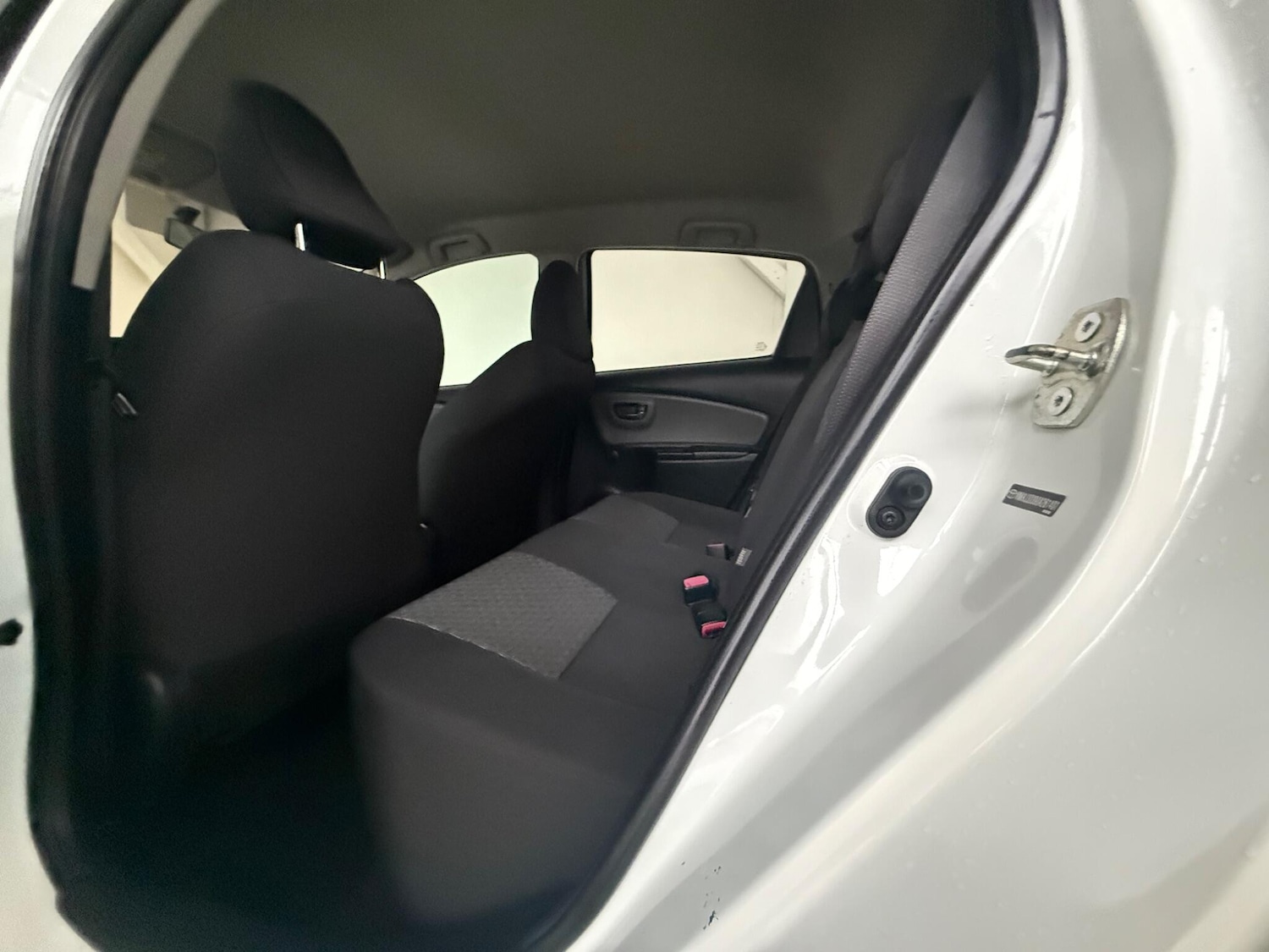 Used Toyota Yaris 2015 for sale - 76991875: Photo 23