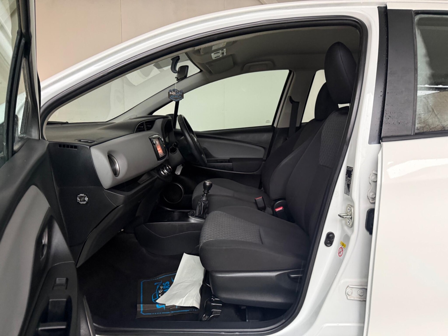 Used Toyota Yaris 2015 for sale - 76991875: Photo 25