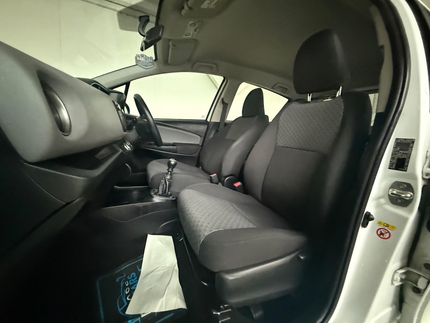 Used Toyota Yaris 2015 for sale - 76991875: Photo 26