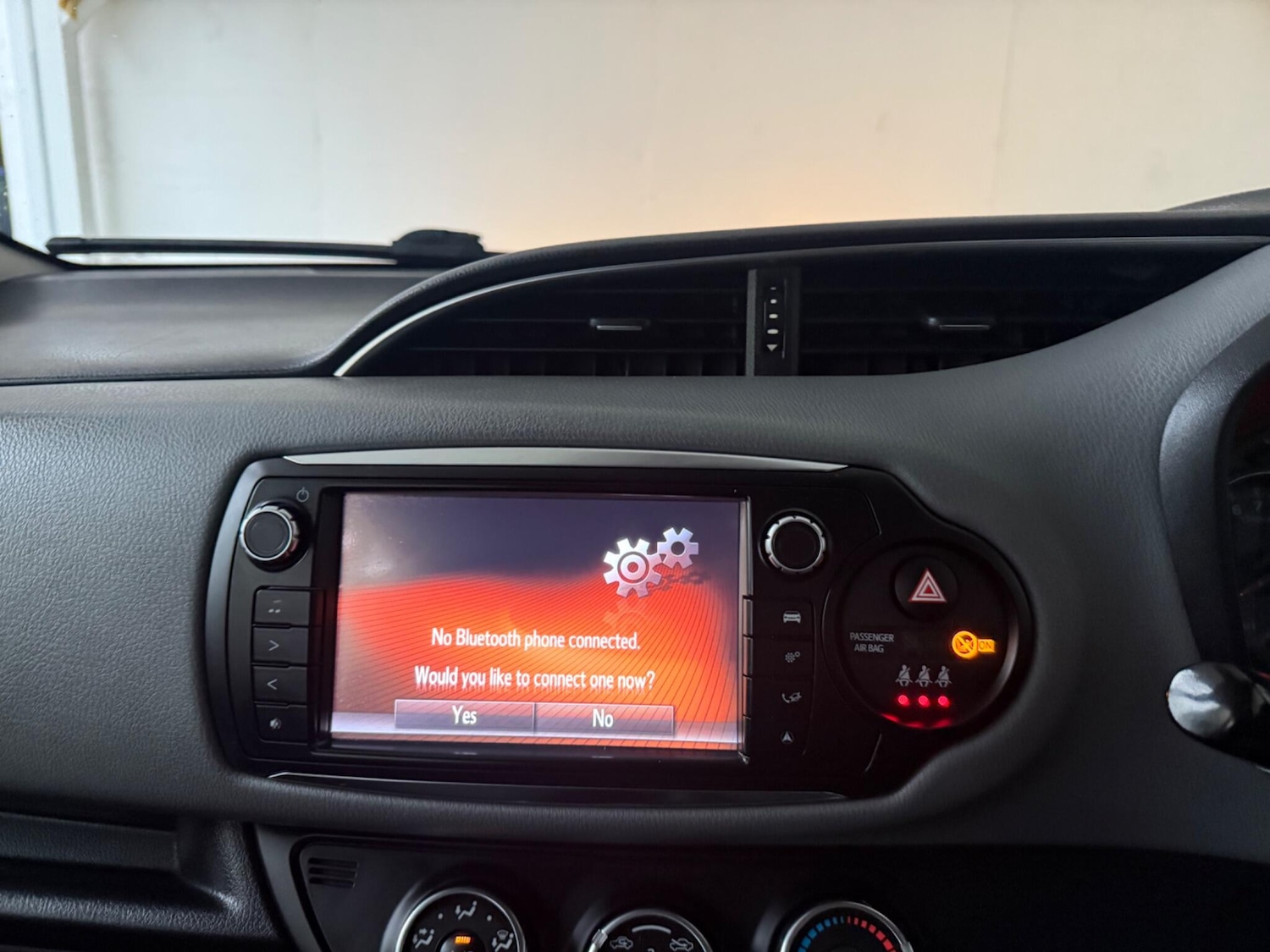 Used Toyota Yaris 2015 for sale - 76991875: Photo 29