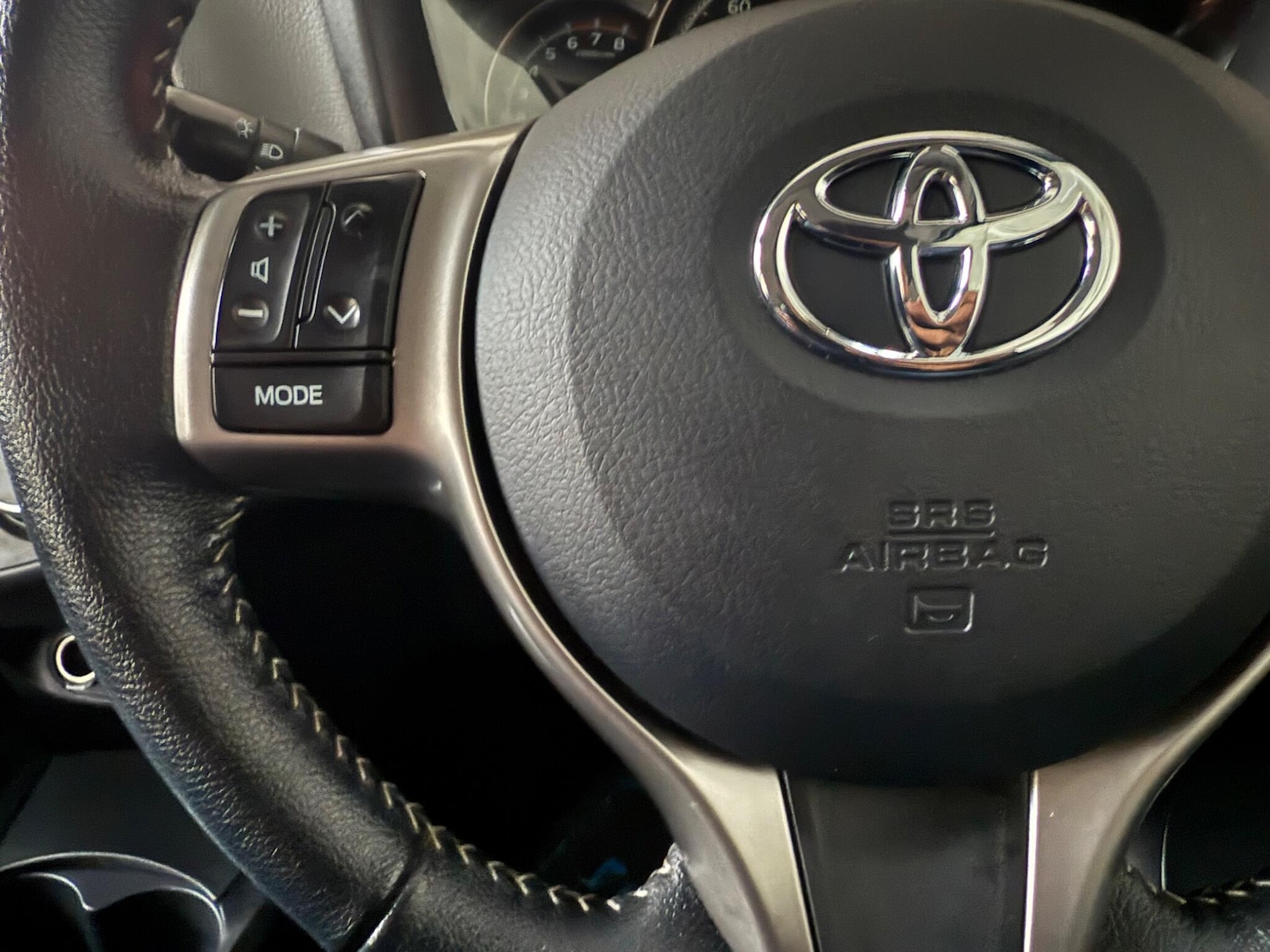 Used Toyota Yaris 2015 for sale - 76991875: Photo 34