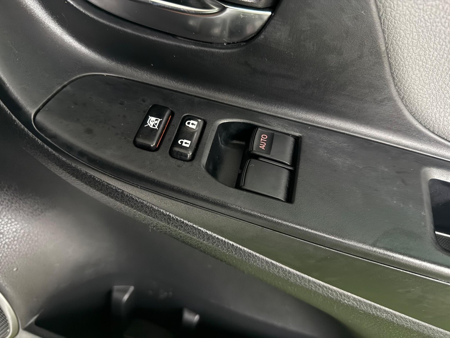 Used Toyota Yaris 2015 for sale - 76991875: Photo 40