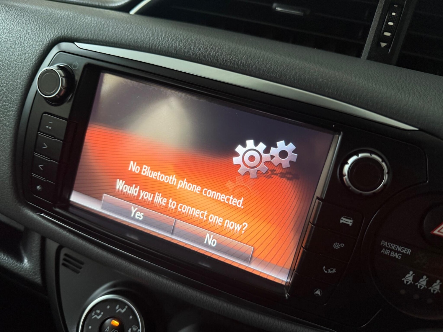 Used Toyota Yaris 2015 for sale - 76991875: Photo 44