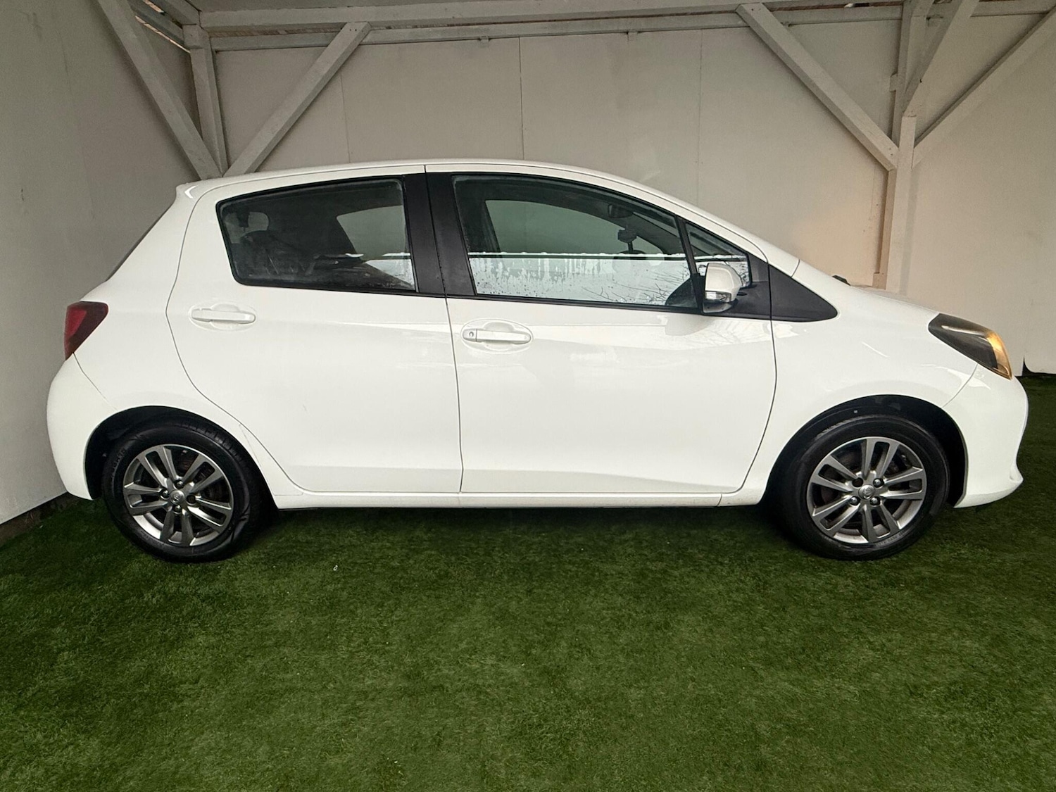 Used Toyota Yaris 2015 for sale - 76991875: Photo 5