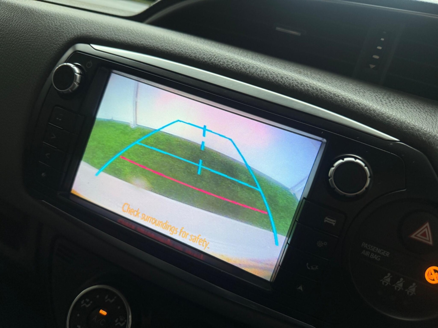 Used Toyota Yaris 2015 for sale - 76991875: Photo 50