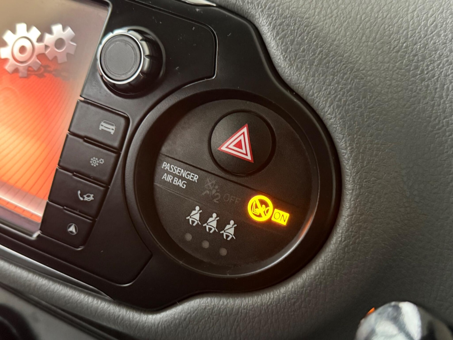 Used Toyota Yaris 2015 for sale - 76991875: Photo 51