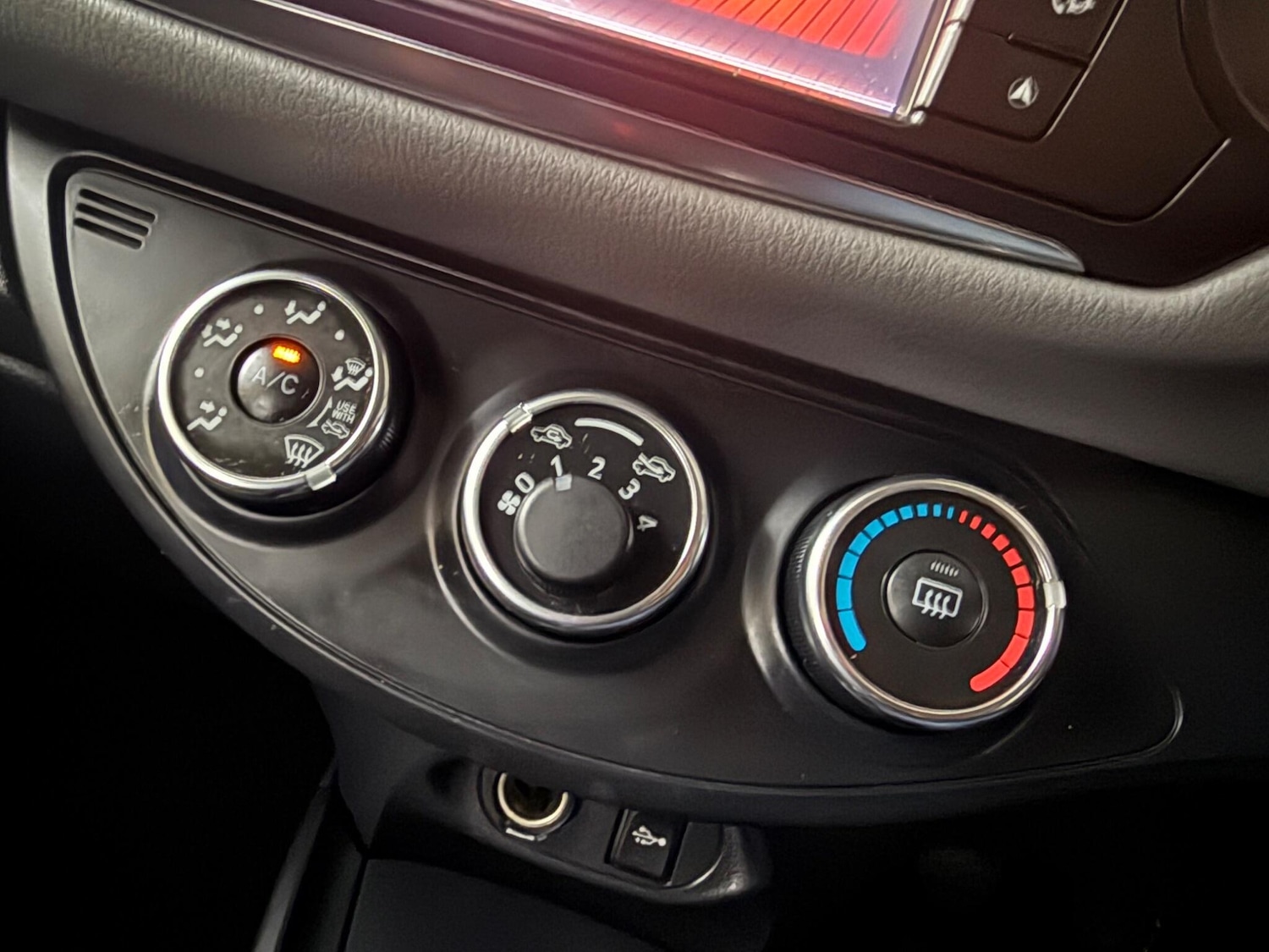 Used Toyota Yaris 2015 for sale - 76991875: Photo 52