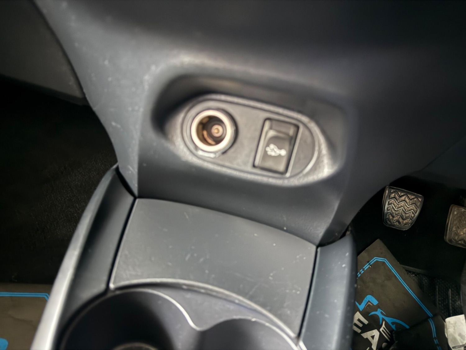 Used Toyota Yaris 2015 for sale - 76991875: Photo 53