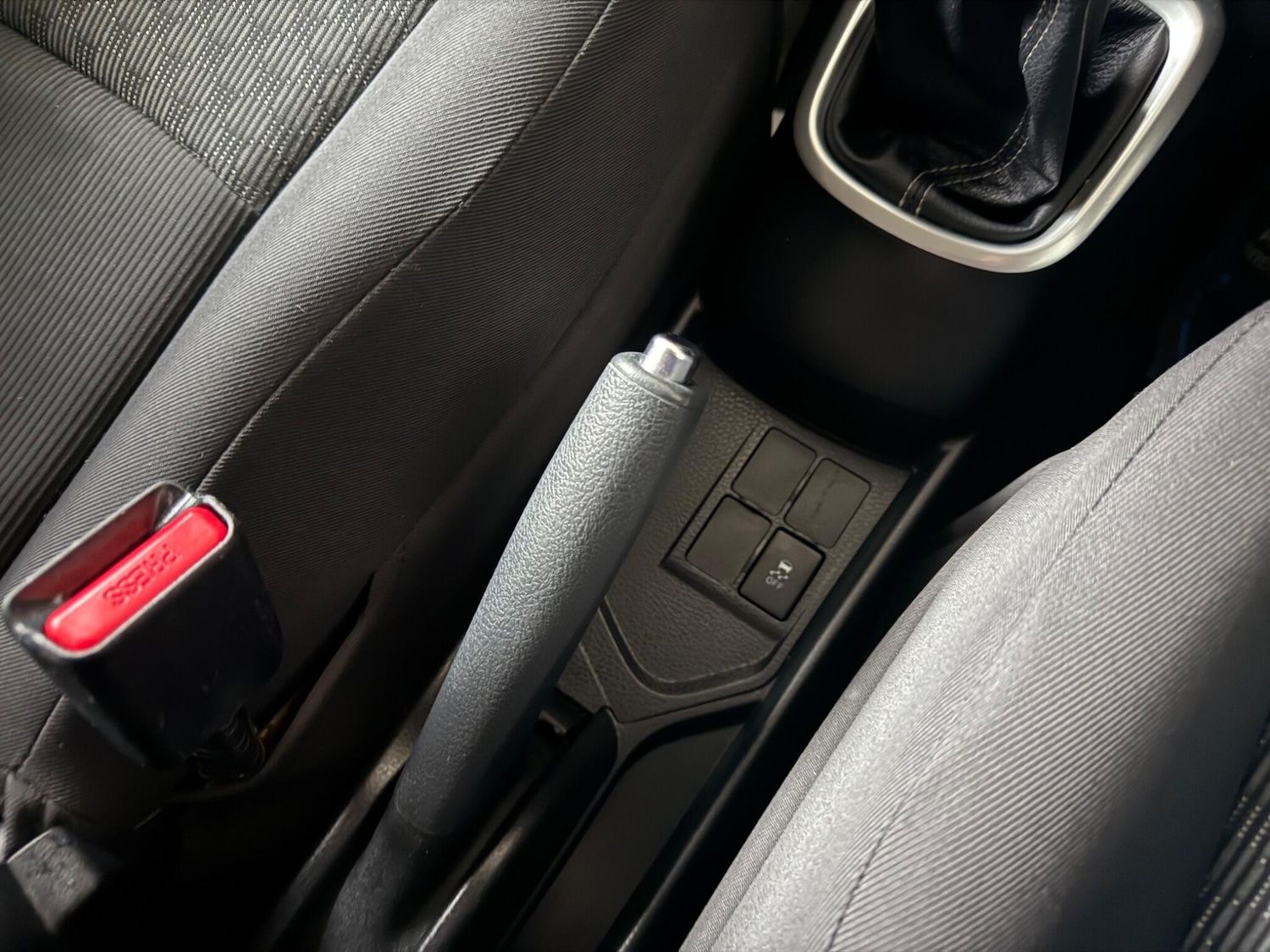 Used Toyota Yaris 2015 for sale - 76991875: Photo 55