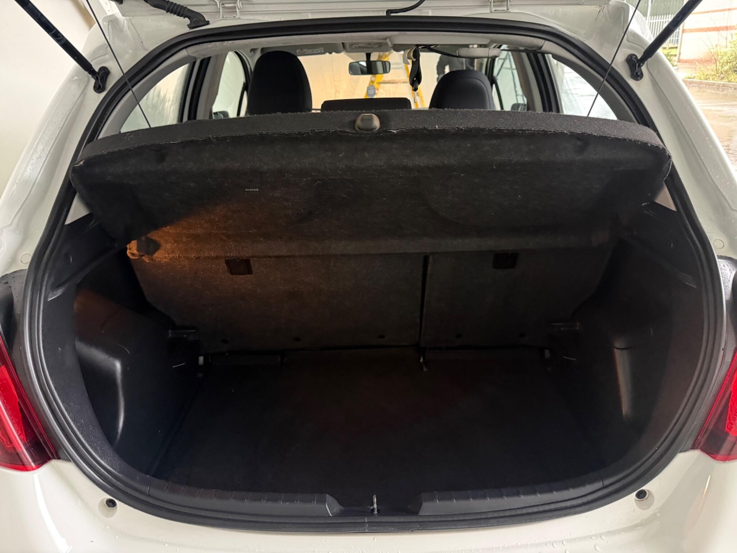 Used Toyota Yaris 2015 for sale - 76991875: Photo 8