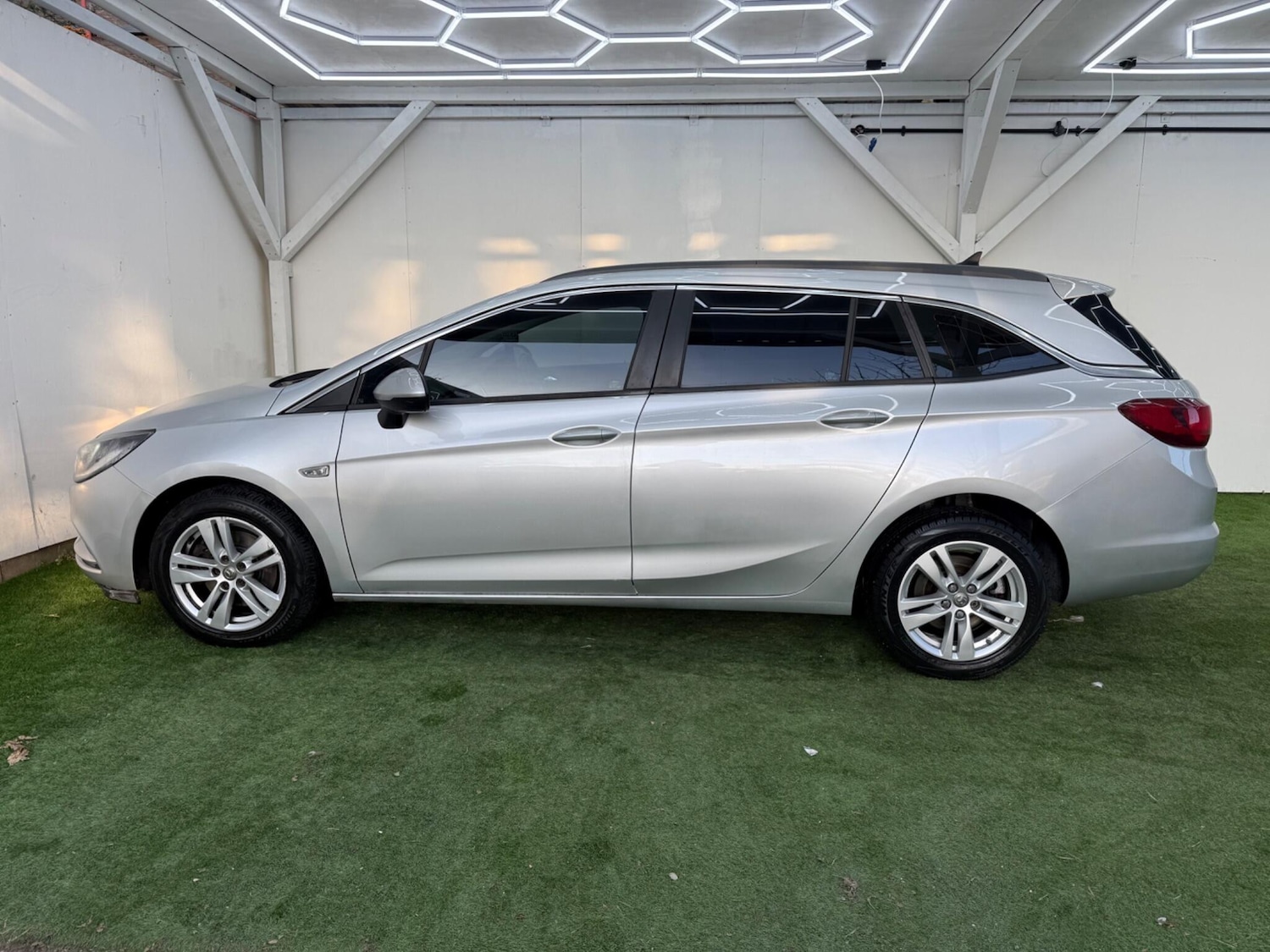 Used Vauxhall Astra 2016 for sale - 77084397: Photo 10