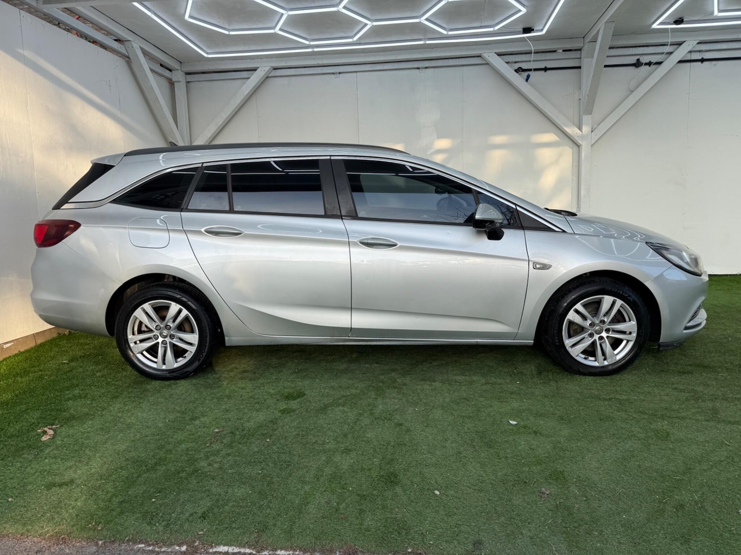 Used Vauxhall Astra 2016 for sale - 77084397: Photo 5