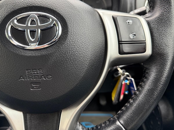 Used Toyota Yaris 2012 for sale - 76270517: Photo 35