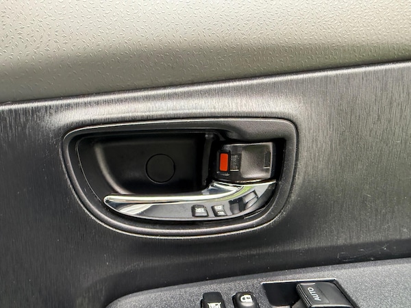 Used Toyota Yaris 2012 for sale - 76270517: Photo 41