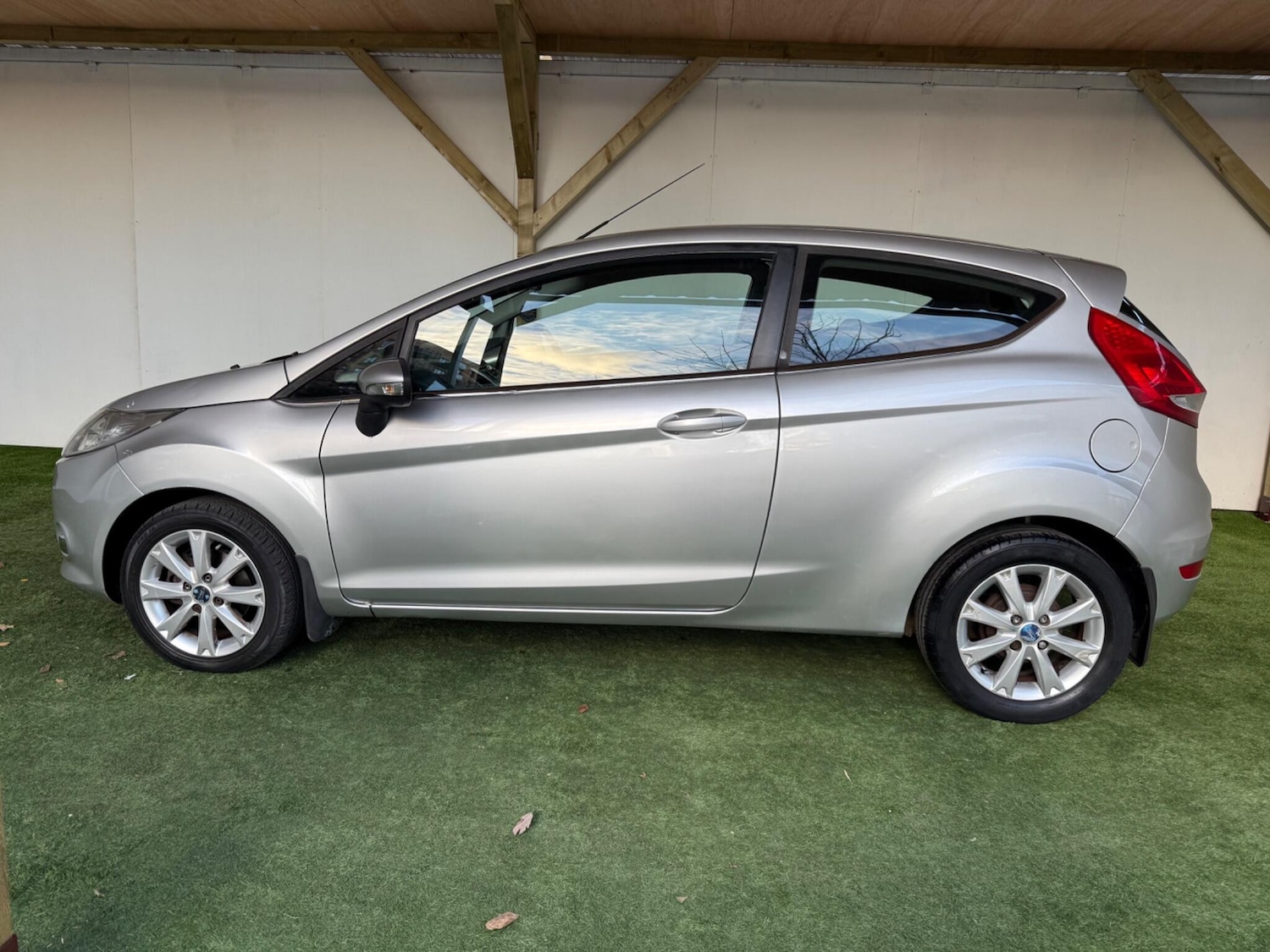 Used Ford Fiesta 2010 for sale - 76633878: Photo 10