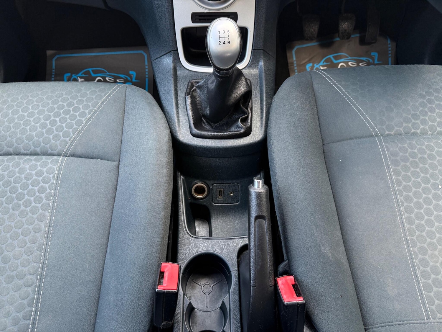 Used Ford Fiesta 2010 for sale - 76633878: Photo 28