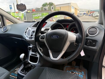 Used Ford Fiesta 2010 for sale - 76633878: Photo