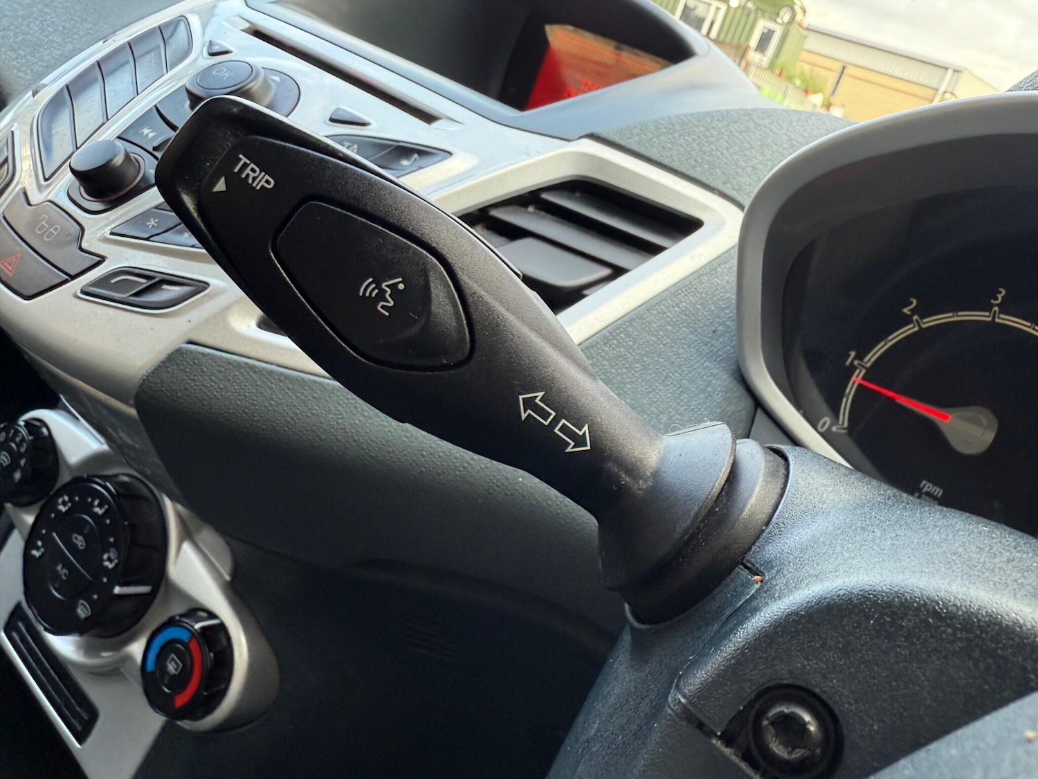 Used Ford Fiesta 2010 for sale - 76633878: Photo 32