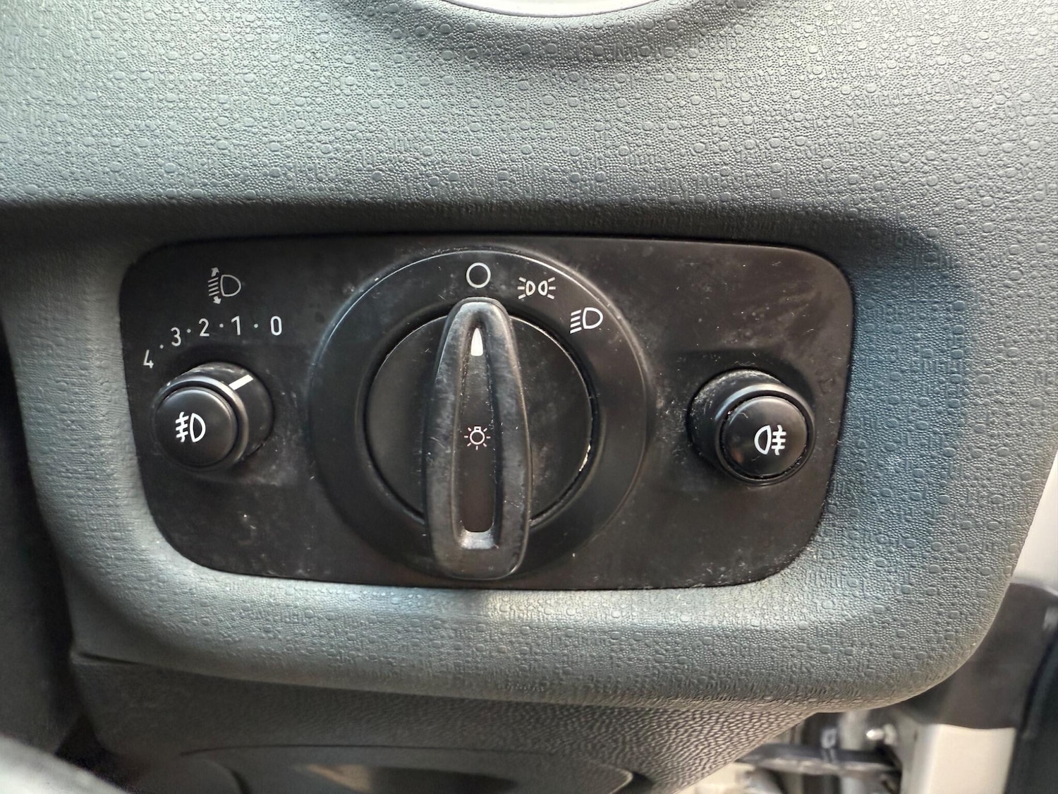 Used Ford Fiesta 2010 for sale - 76633878: Photo 38