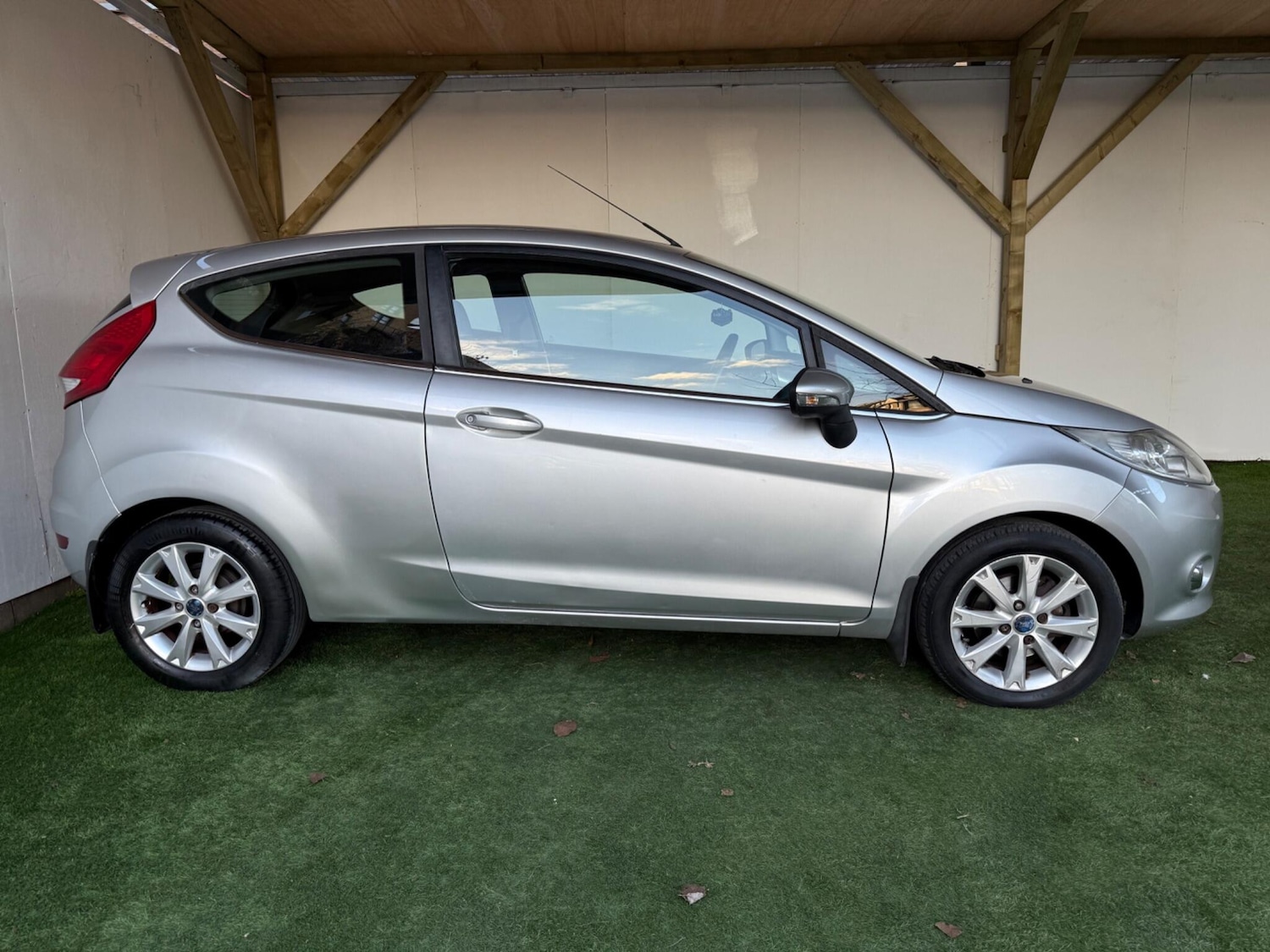 Used Ford Fiesta 2010 for sale - 76633878: Photo 5
