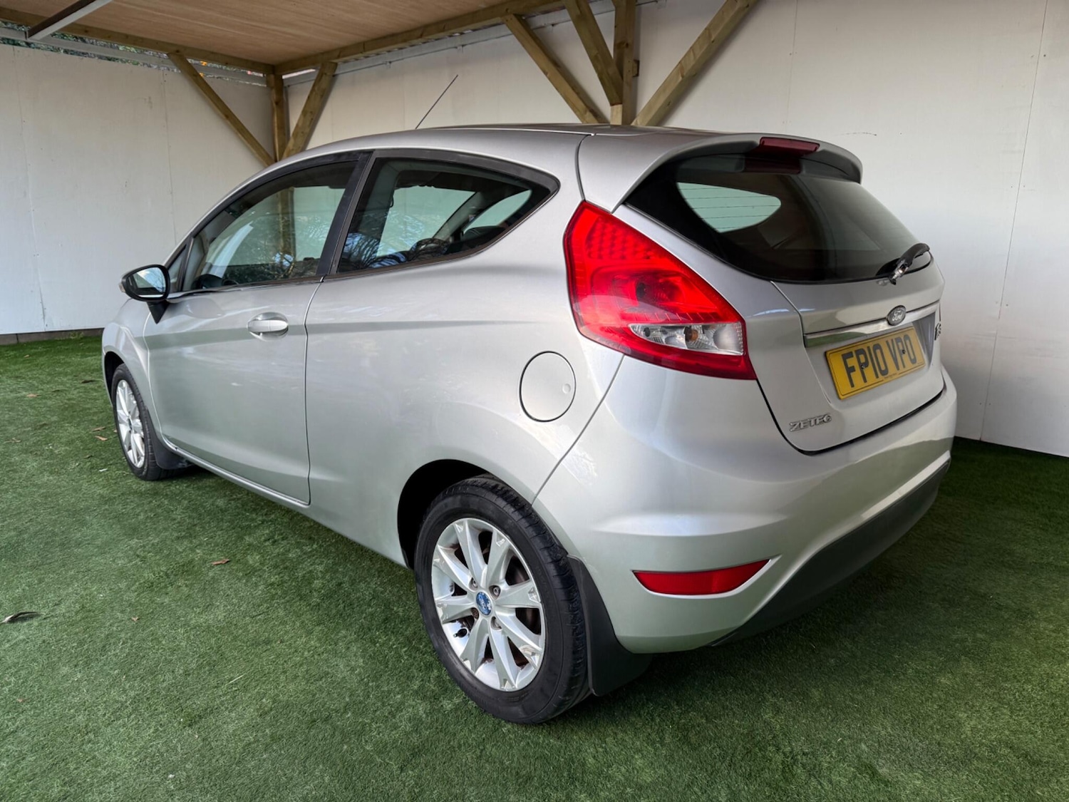 Used Ford Fiesta 2010 for sale - 76633878: Photo 9