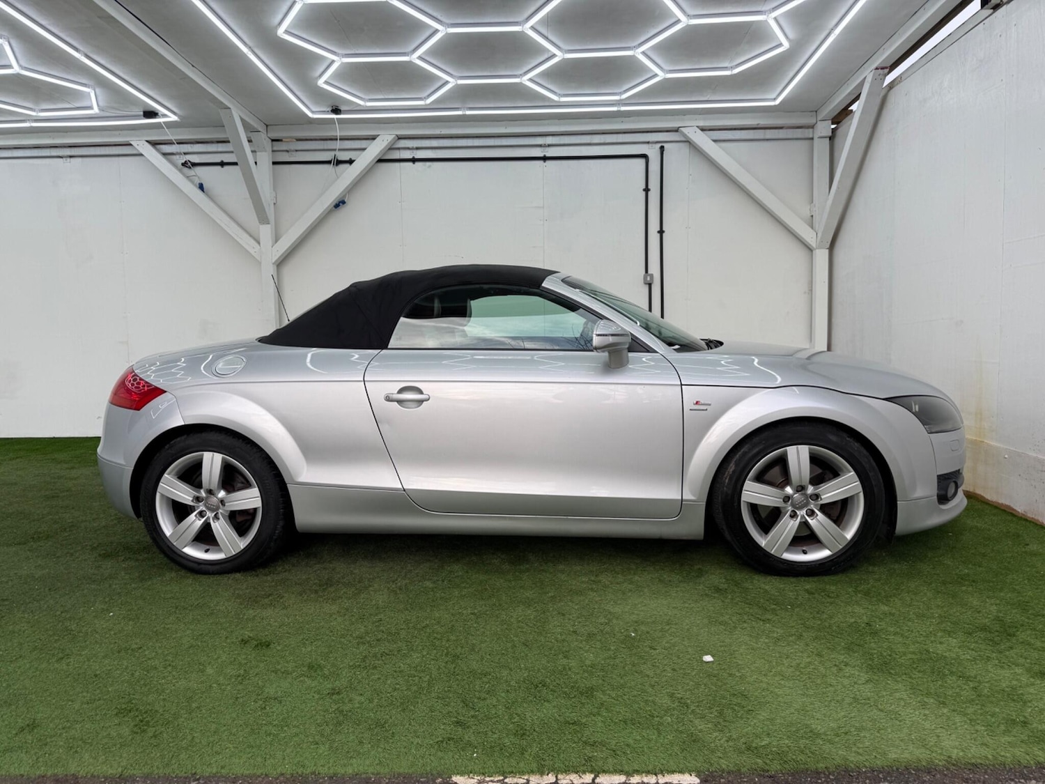 Used Audi TT 2007 for sale - 77315430: Photo 2