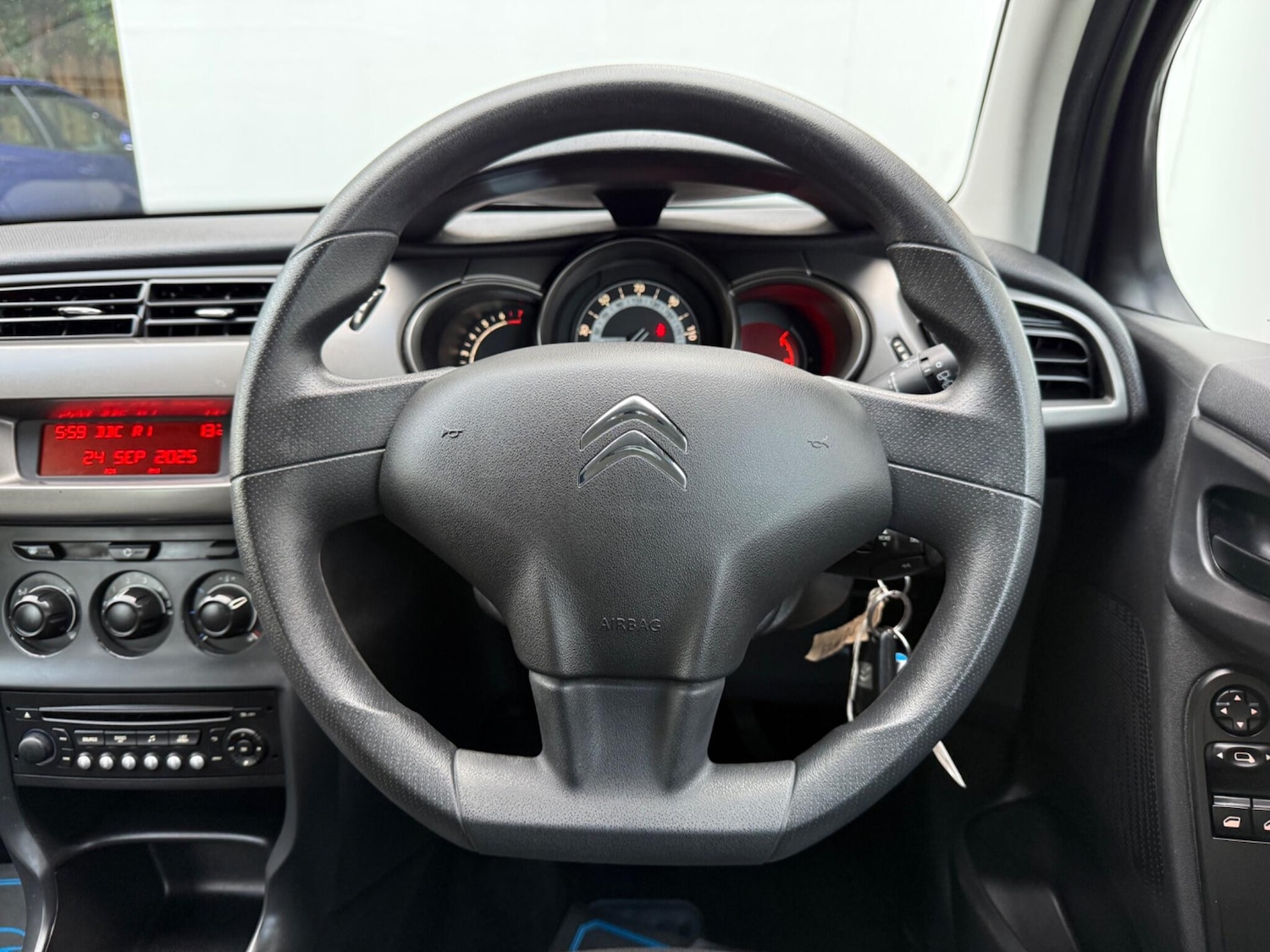 Used Citroen C3 2014 for sale - 76059607: Photo 32
